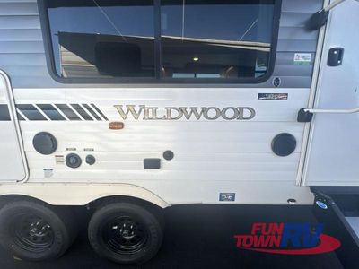 2025 Forest River RV Wildwood - Photo 14