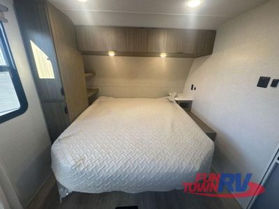 2025 Forest River RV Wildwood - Photo 33