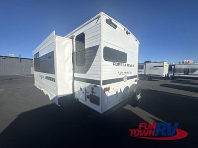 2025 Forest River RV Wildwood - Photo 5