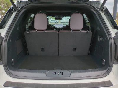 2026 Ford Explorer — photo 13 view