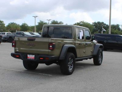 2025 Jeep Gladiator — side profile view