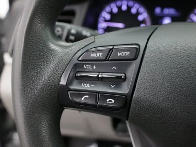 2020 Hyundai Elantra — photo 15 view