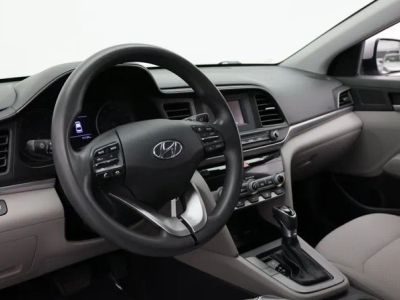 2020 Hyundai Elantra — photo 9 view