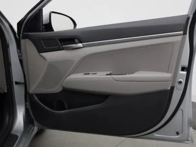 2020 Hyundai Elantra — photo 28 view