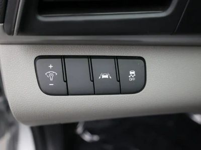 2020 Hyundai Elantra — photo 11 view