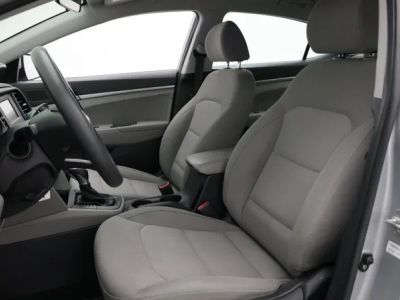 2020 Hyundai Elantra — photo 18 view