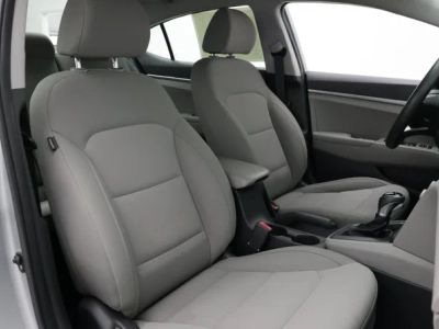 2020 Hyundai Elantra — photo 30 view