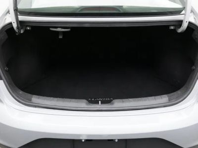 2020 Hyundai Elantra — photo 25 view