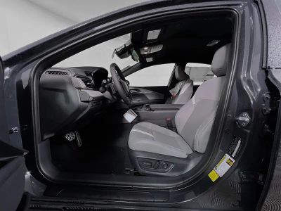 2025 Toyota Camry — photo 12 view