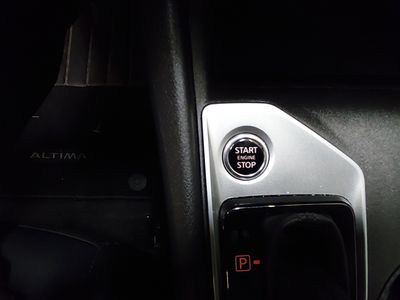 2025 Nissan Altima - Photo 17