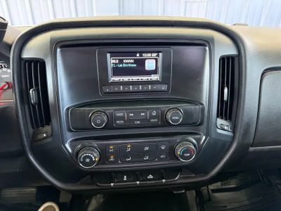 2016 Chevrolet Silverado — photo 22 view