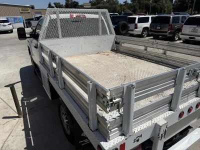 2016 Chevrolet Silverado — photo 9 view