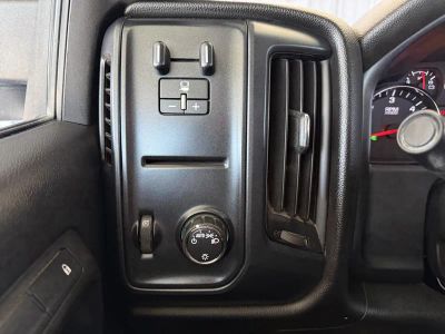 2016 Chevrolet Silverado — photo 24 view