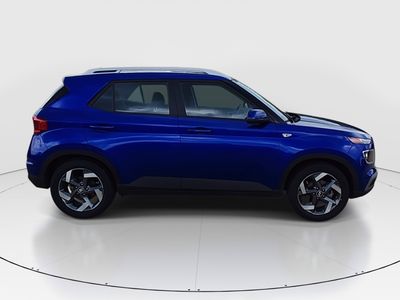 2025 Hyundai Venue — photo 8 view
