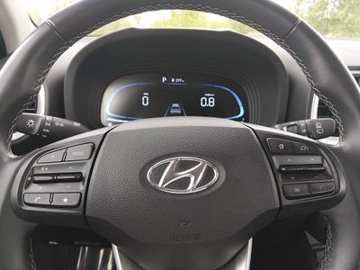 2025 Hyundai Venue — photo 13 view