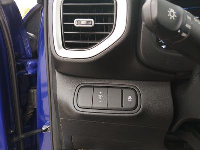2025 Hyundai Venue — photo 12 view