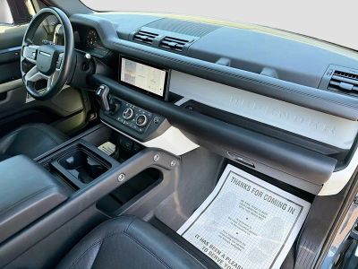 2023 Land Rover Defender — photo 12 view