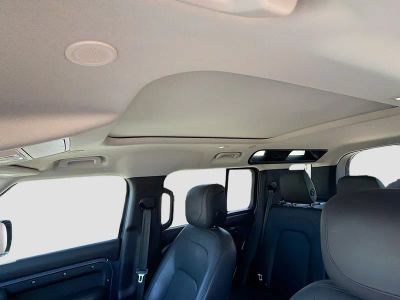 2023 Land Rover Defender — photo 25 view