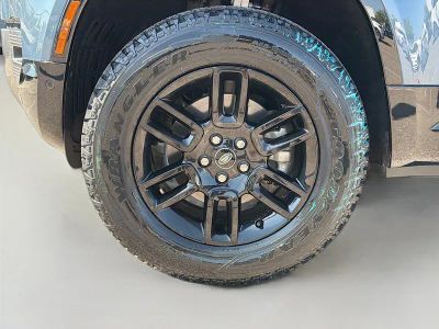 2023 Land Rover Defender — photo 41 view