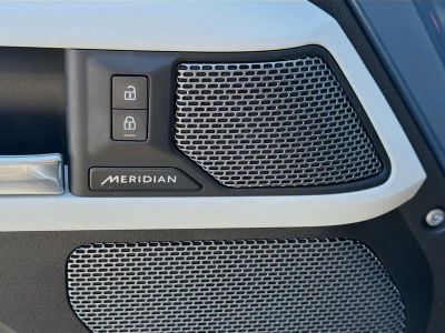 2023 Land Rover Defender — photo 22 view