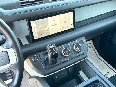 2023 Land Rover Defender — photo 26 view