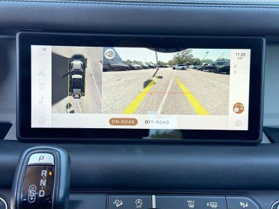 2023 Land Rover Defender — photo 32 view