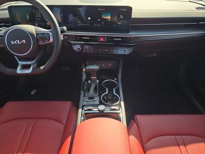 2026 Kia K5 — photo 16 view