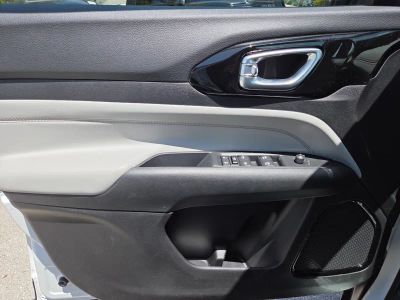 2026 Jeep Compass — photo 14 view