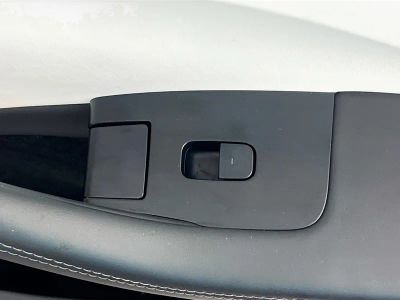 2024 Tesla Model 3 — photo 26 view
