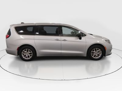 2024 Chrysler Voyager - Photo 8