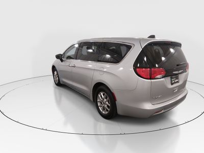 2024 Chrysler Voyager - Photo 5