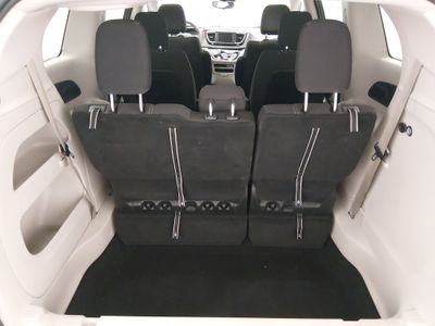 2024 Chrysler Voyager - Photo 11