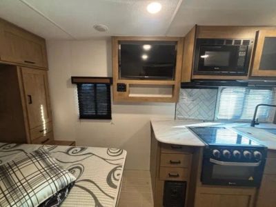 2024 Coachmen Freedom Express Ultra Lite - Photo 13