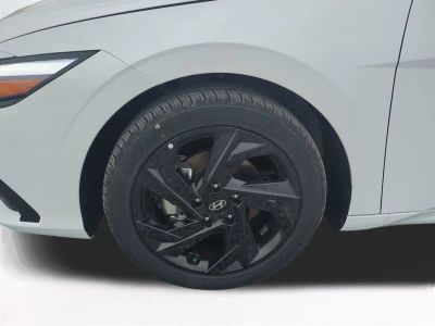 2026 Hyundai ELANTRA — photo 11 view