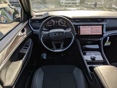 2026 Jeep Grand Cherokee — photo 16 view