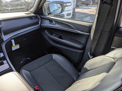 2026 Jeep Grand Cherokee — photo 17 view