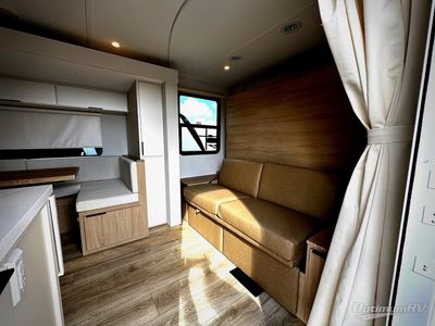 2026 Winnebago Thrive - Photo 6