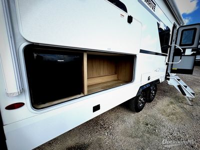 2026 Winnebago Thrive - Photo 4