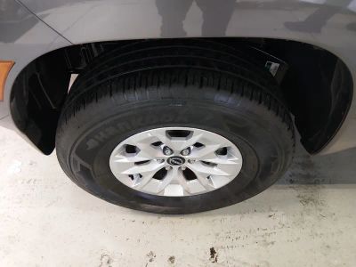 2024 Nissan Frontier - Photo 10