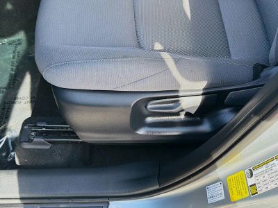 2025 Toyota Corolla Cross — photo 17 view
