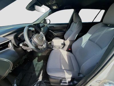 2025 Toyota Corolla Cross — photo 18 view