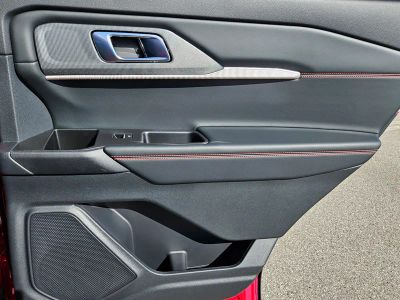 2026 Ford Explorer — photo 33 view