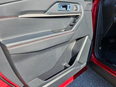2026 Ford Explorer — photo 13 view