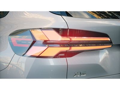 2026 BMW X5 M60i - Photo 8