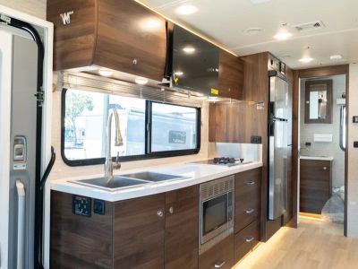 2022 Winnebago NAVION - Photo 6