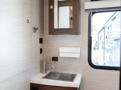 2022 Winnebago NAVION - Photo 20