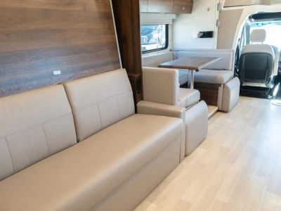 2022 Winnebago NAVION - Photo 13