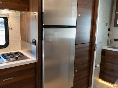 2022 Winnebago NAVION - Photo 12
