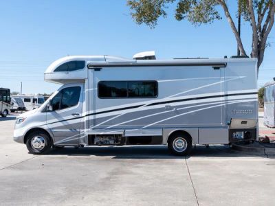 2022 Winnebago NAVION - Photo 22