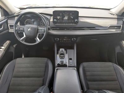2024 Mitsubishi Outlander — photo 22 view
